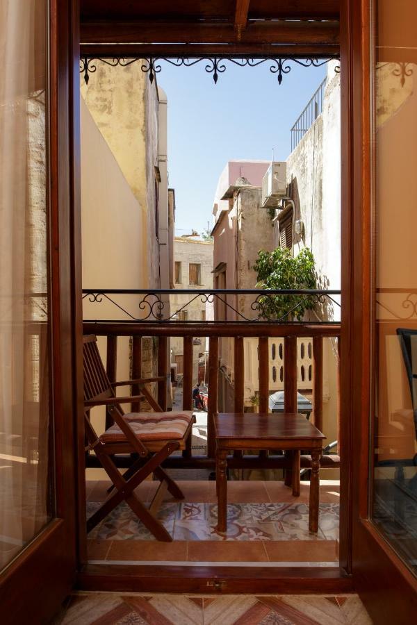 Sali Chelidonaki Boutique Suite Ханя Екстериор снимка