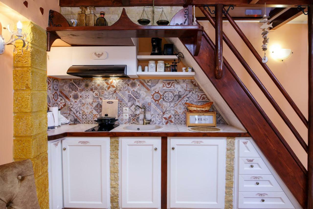 Sali Chelidonaki Boutique Suite Ханя Екстериор снимка